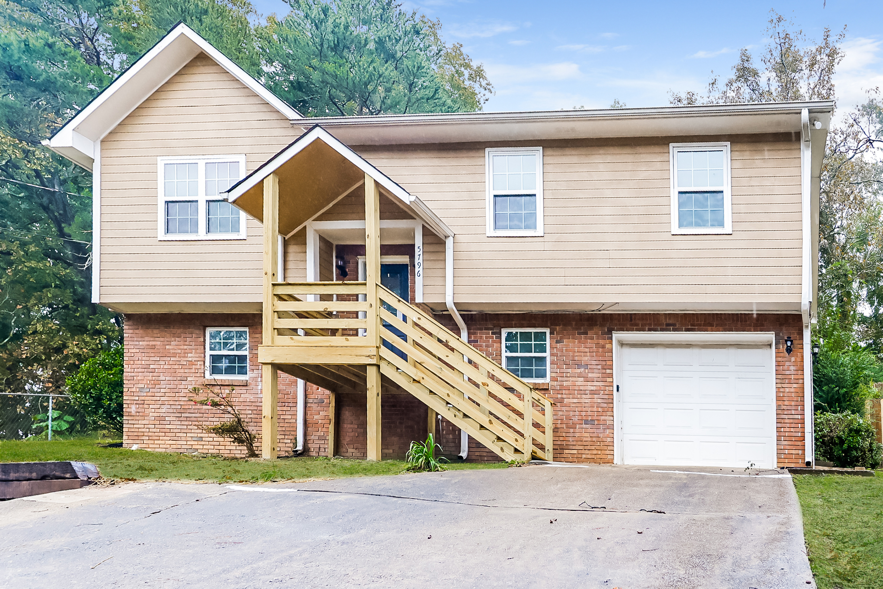 5796 DUG HOLLOW RD PINSON, AL 35126